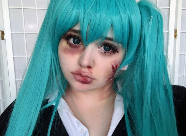 Rolling Girl Miku Hatsune